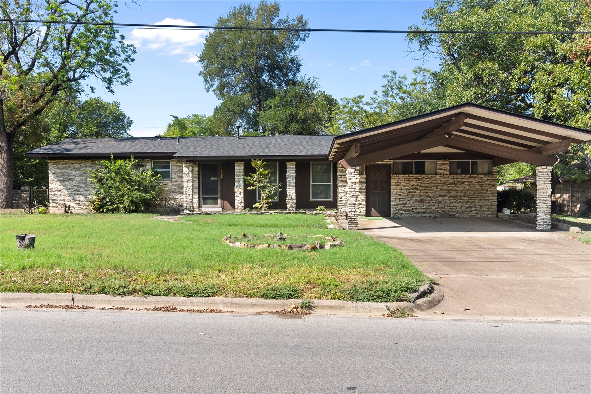 1105 E Applegate Drive Austin TX 78753