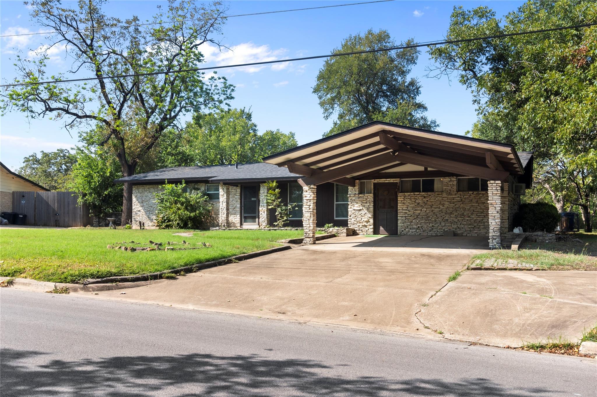 1105 E Applegate Drive Austin TX 78753