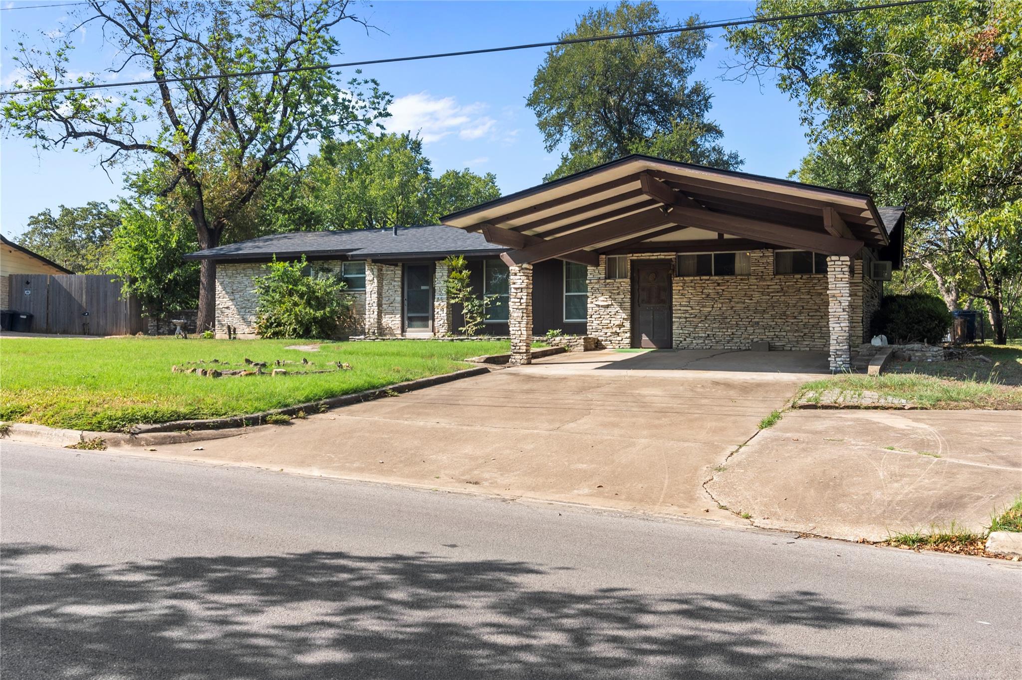 1105 E Applegate Drive Austin TX 78753