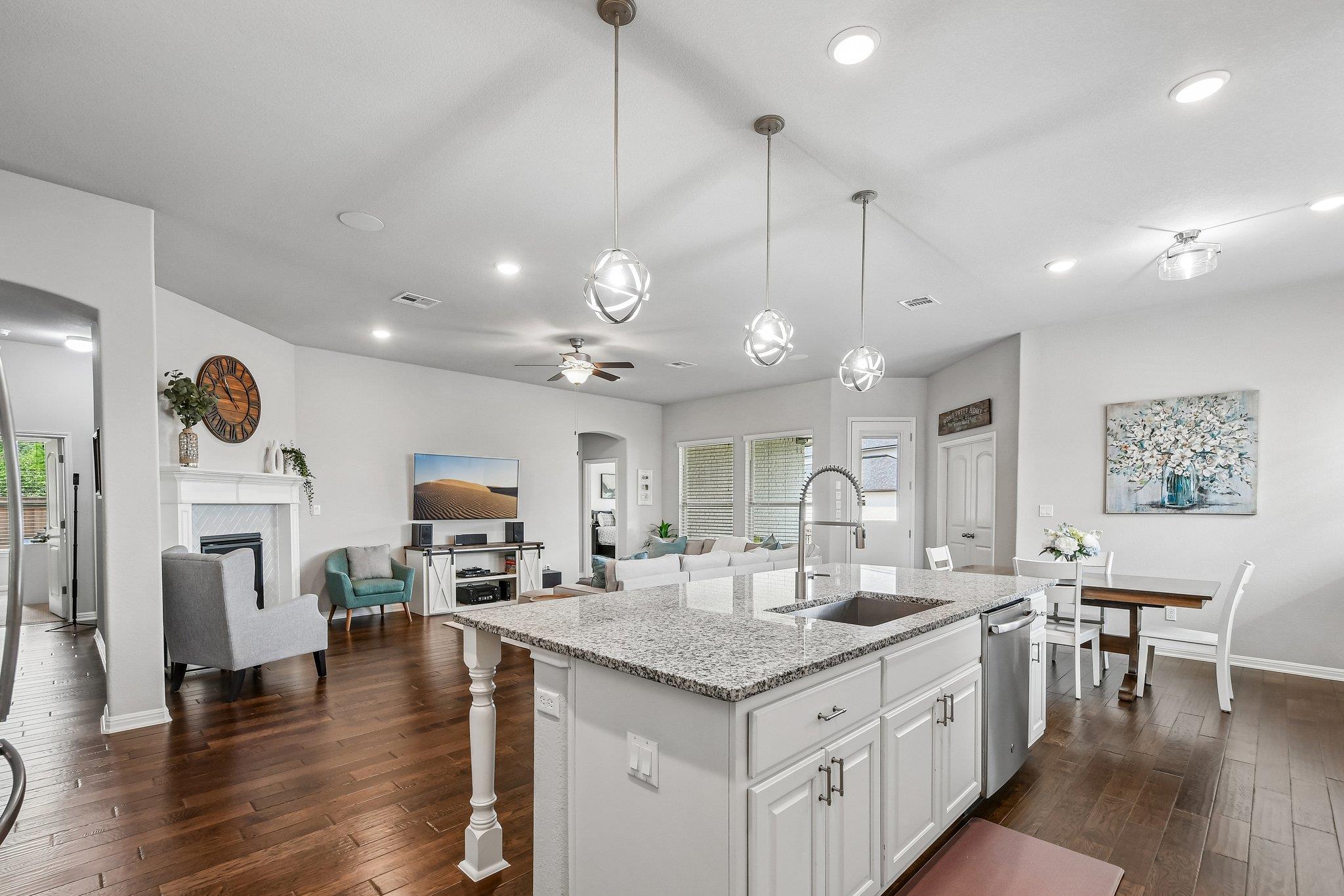 2805 Mossy Springs Drive Leander TX 78641