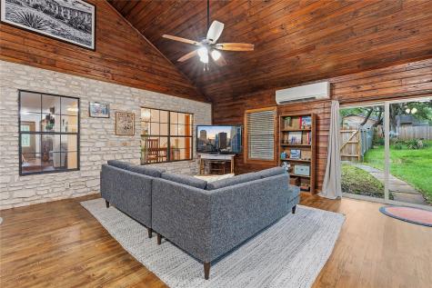 203 Leisurewoods Drive Buda TX 78610