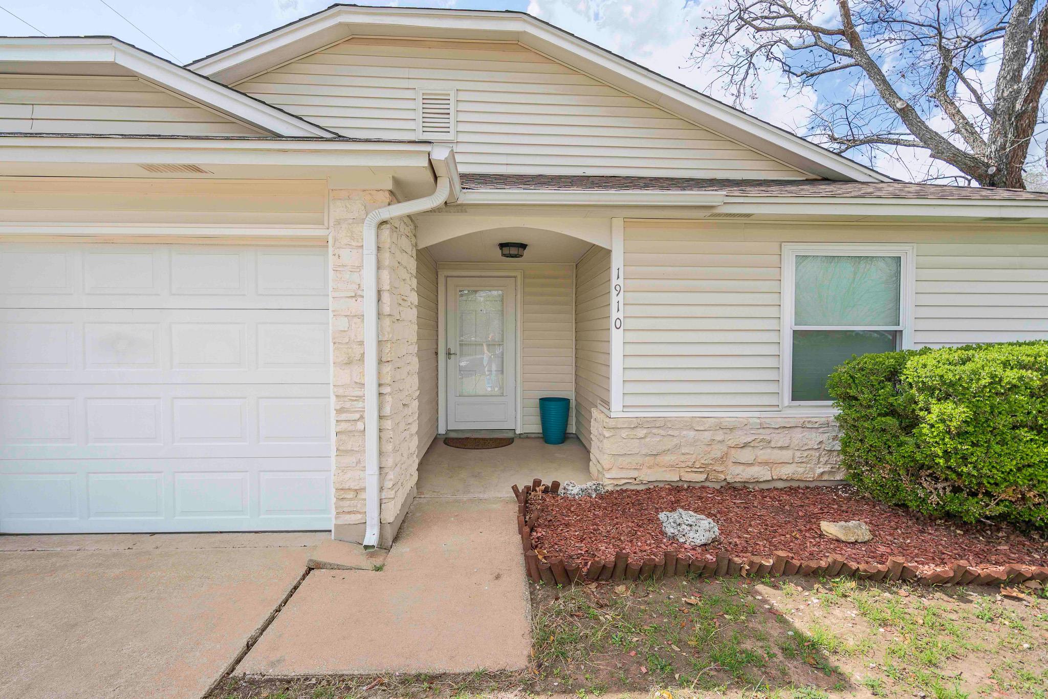 1910 Andover Drive Round Rock TX 78664