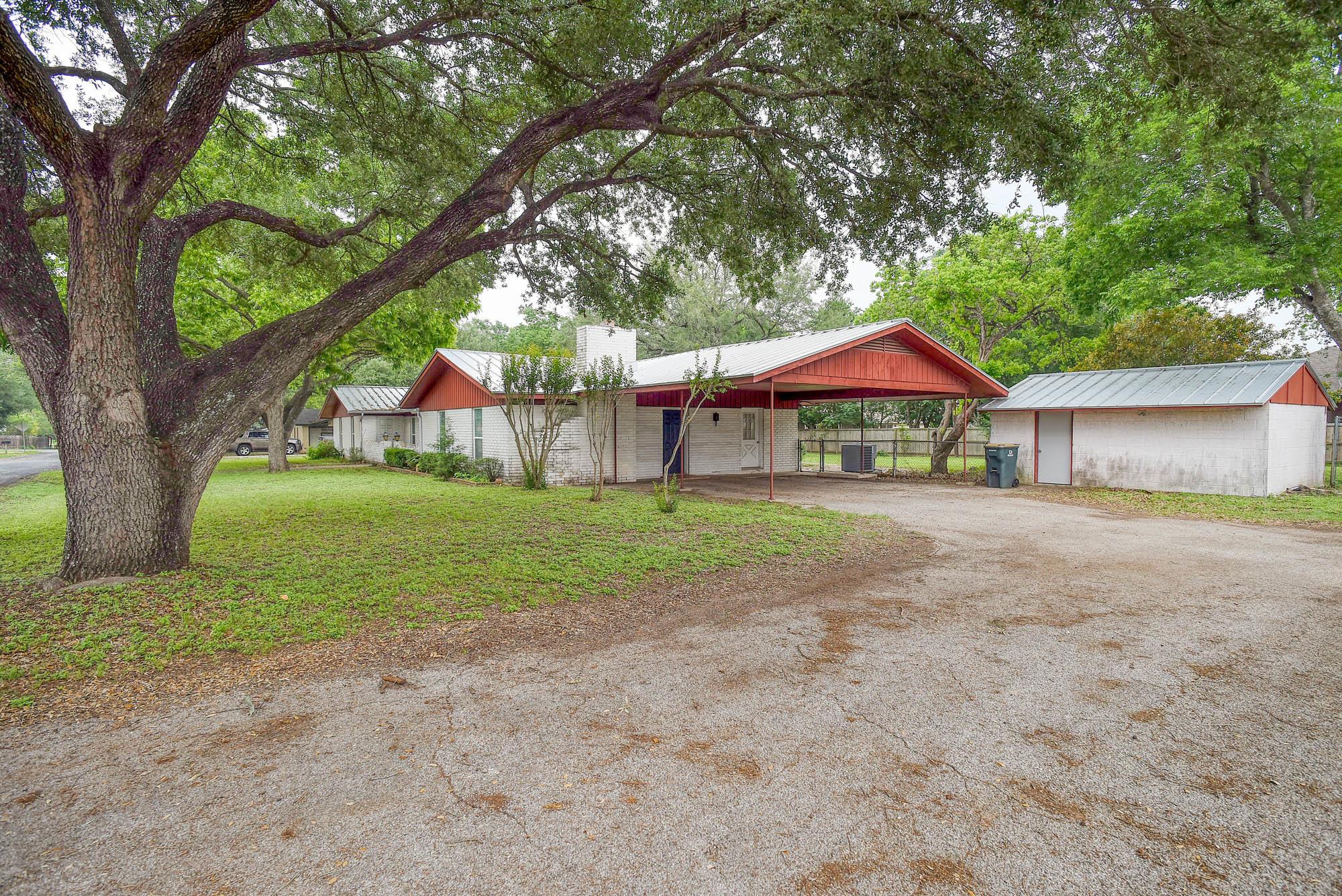 204 Maynard Street Bastrop TX 78602
