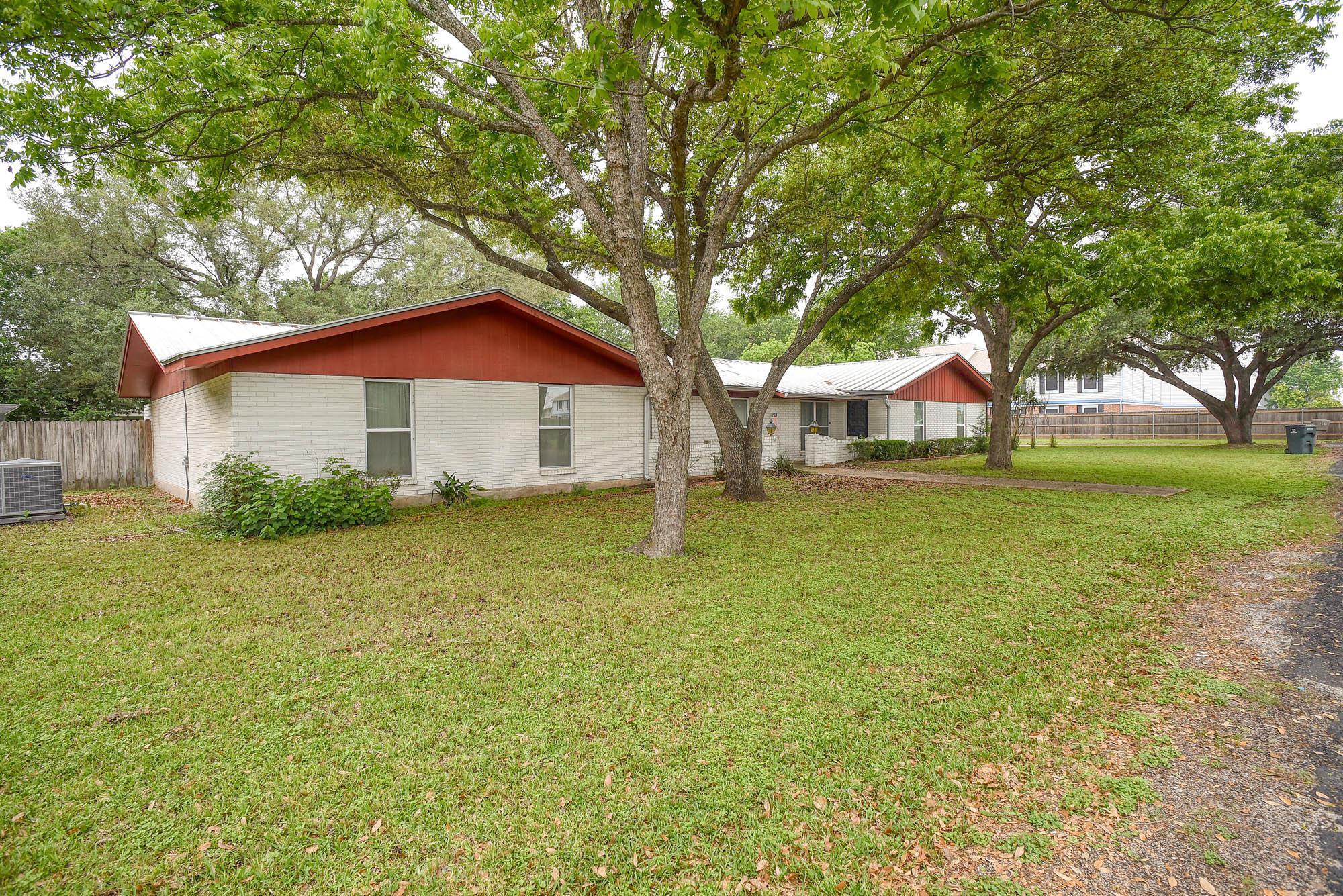 204 Maynard Street Bastrop TX 78602