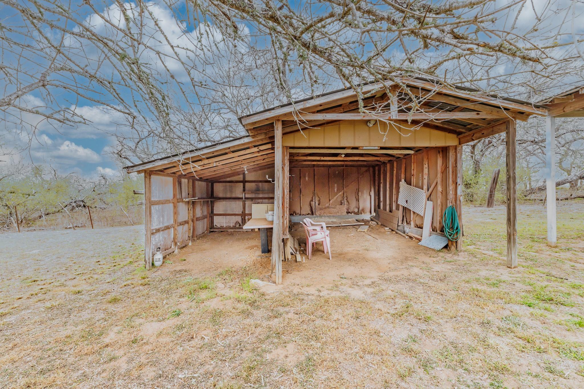 406 Carpenter Street Smiley TX 78159