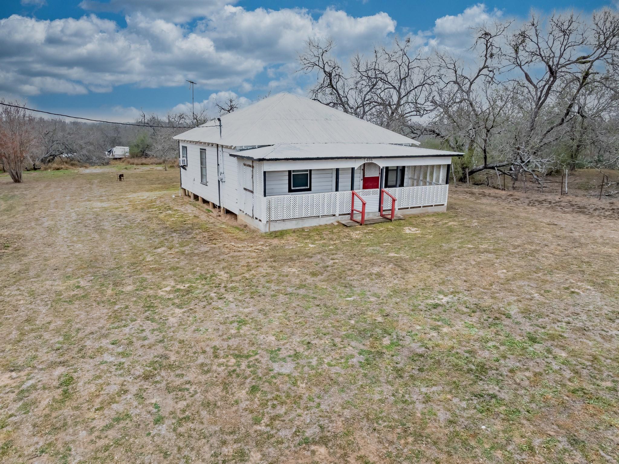 406 Carpenter Street Smiley TX 78159