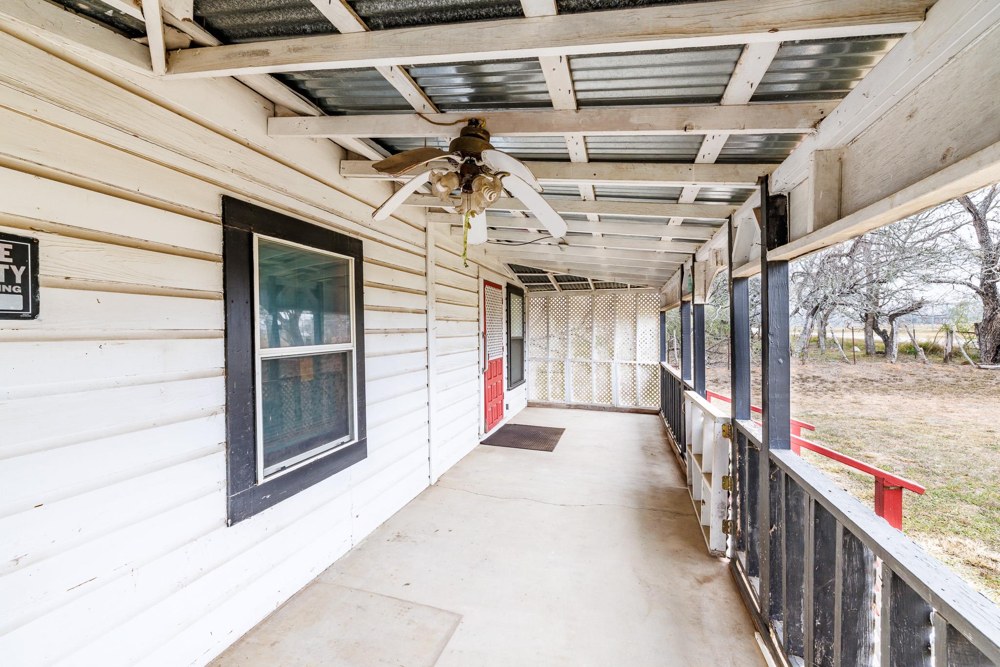 406 Carpenter Street Smiley TX 78159