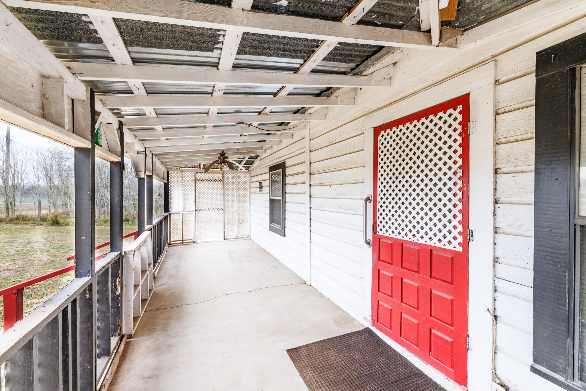 406 Carpenter Street Smiley TX 78159