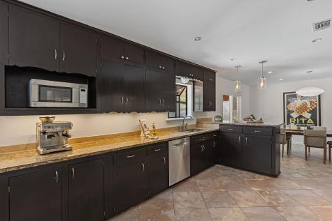 2406 Elmglen Drive Austin TX 78704