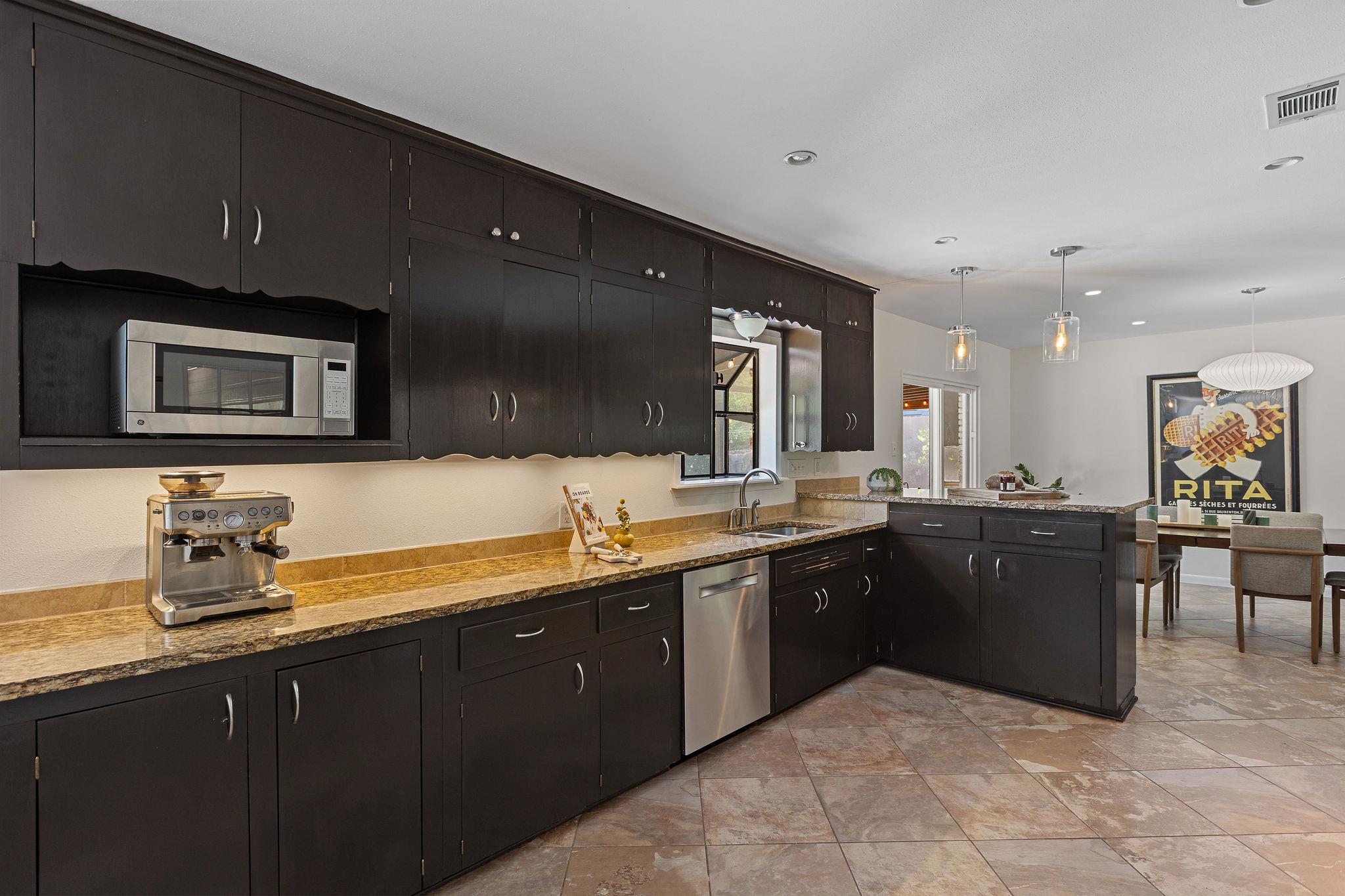 2406 Elmglen Drive Austin TX 78704