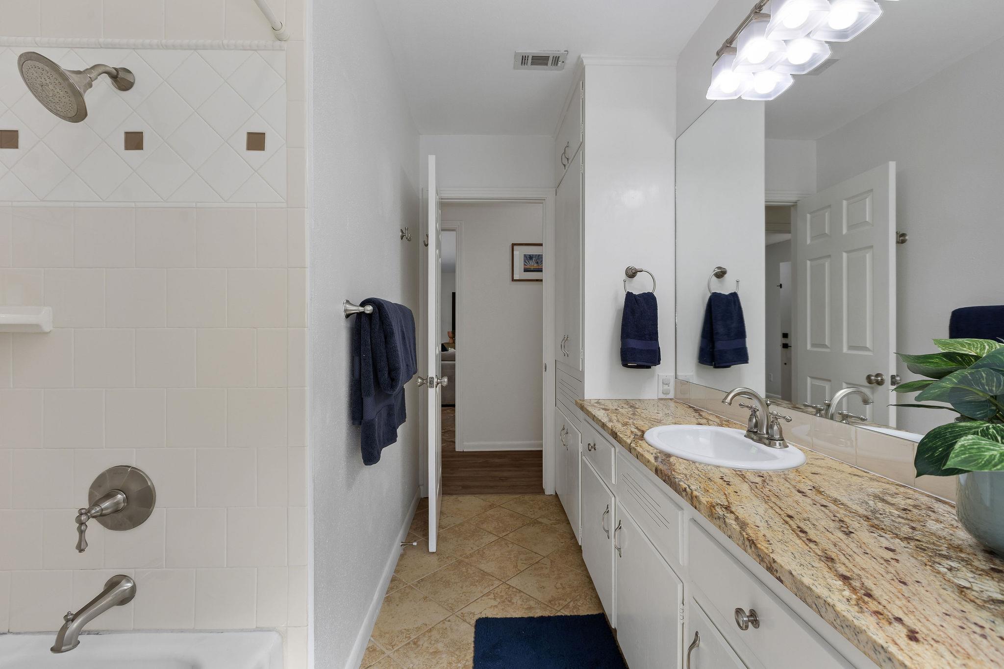 2406 Elmglen Drive Austin TX 78704