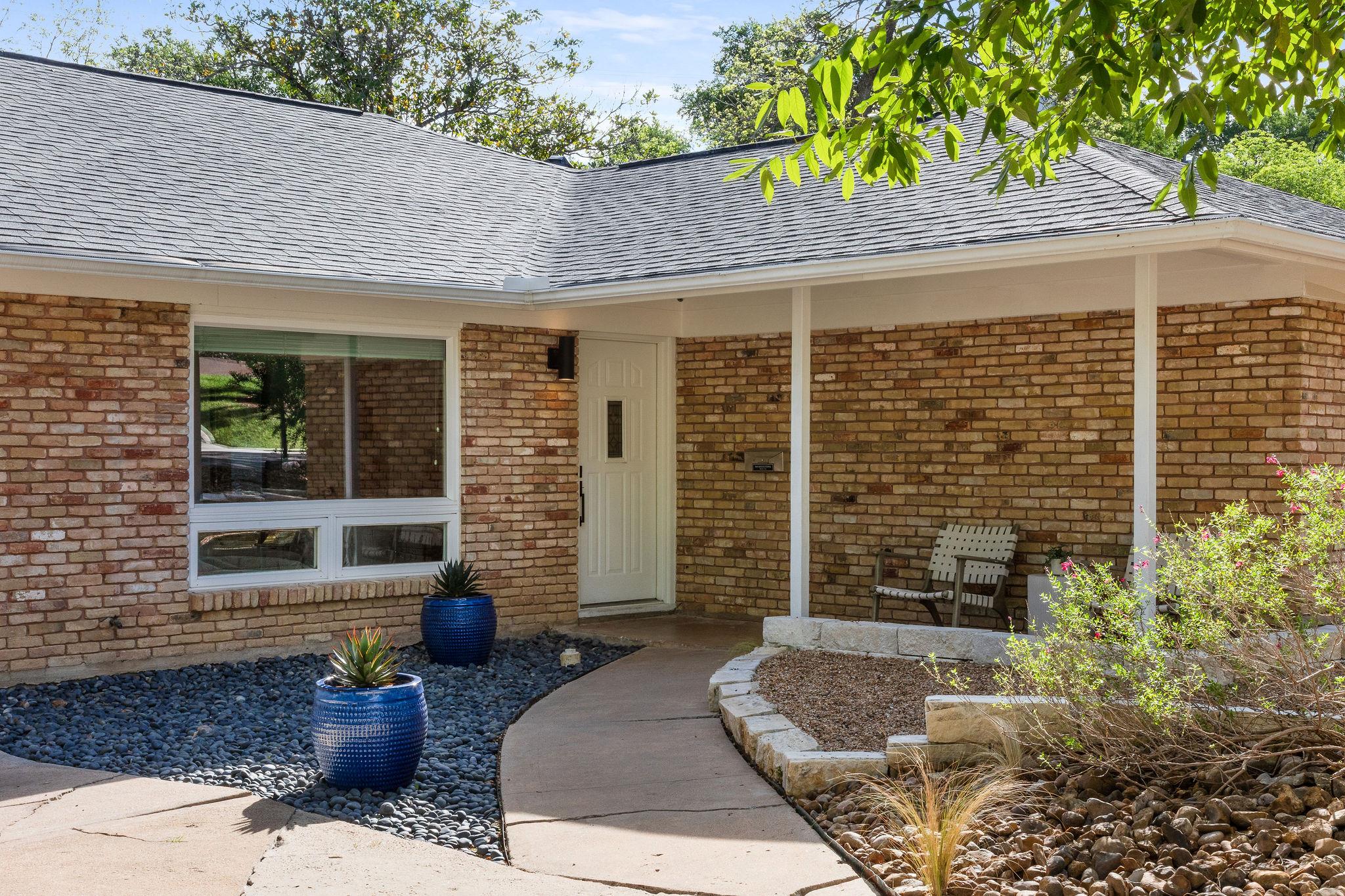 2406 Elmglen Drive Austin TX 78704