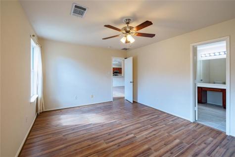 103 Oriole Cove Cedar Creek TX 78612