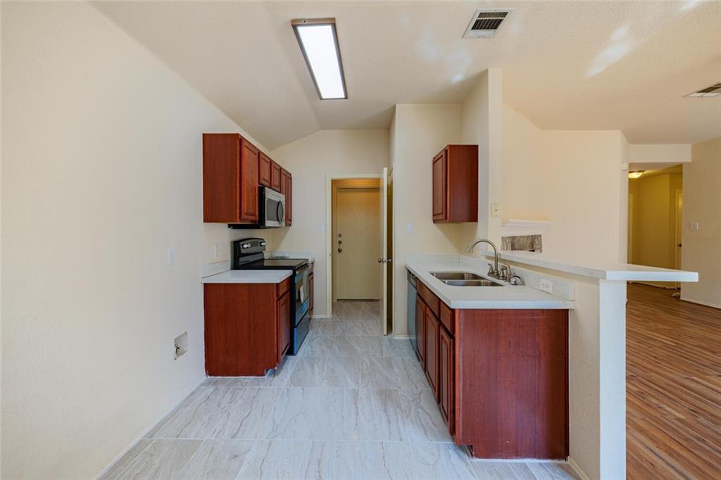 103 Oriole Cove Cedar Creek TX 78612