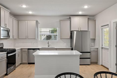 1012 Legend Milton Lane Austin TX 78748
