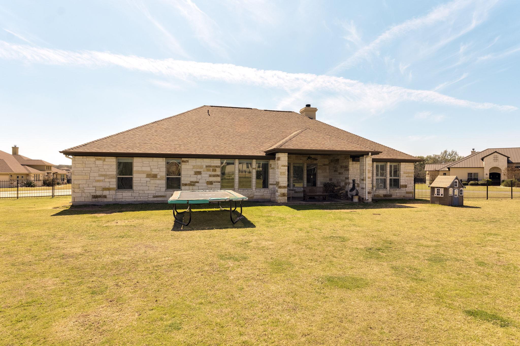 100 Noble Log Grove Liberty Hill TX 78642