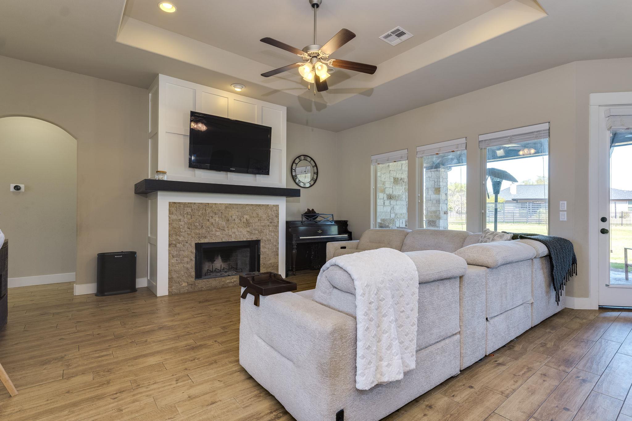 100 Noble Log Grove Liberty Hill TX 78642