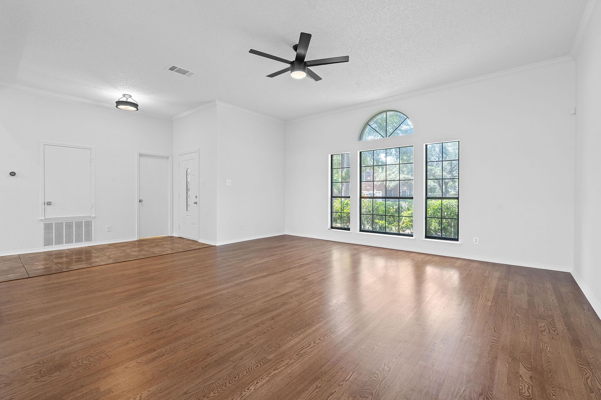 1106 Split Oak Cove Pflugerville TX 78660