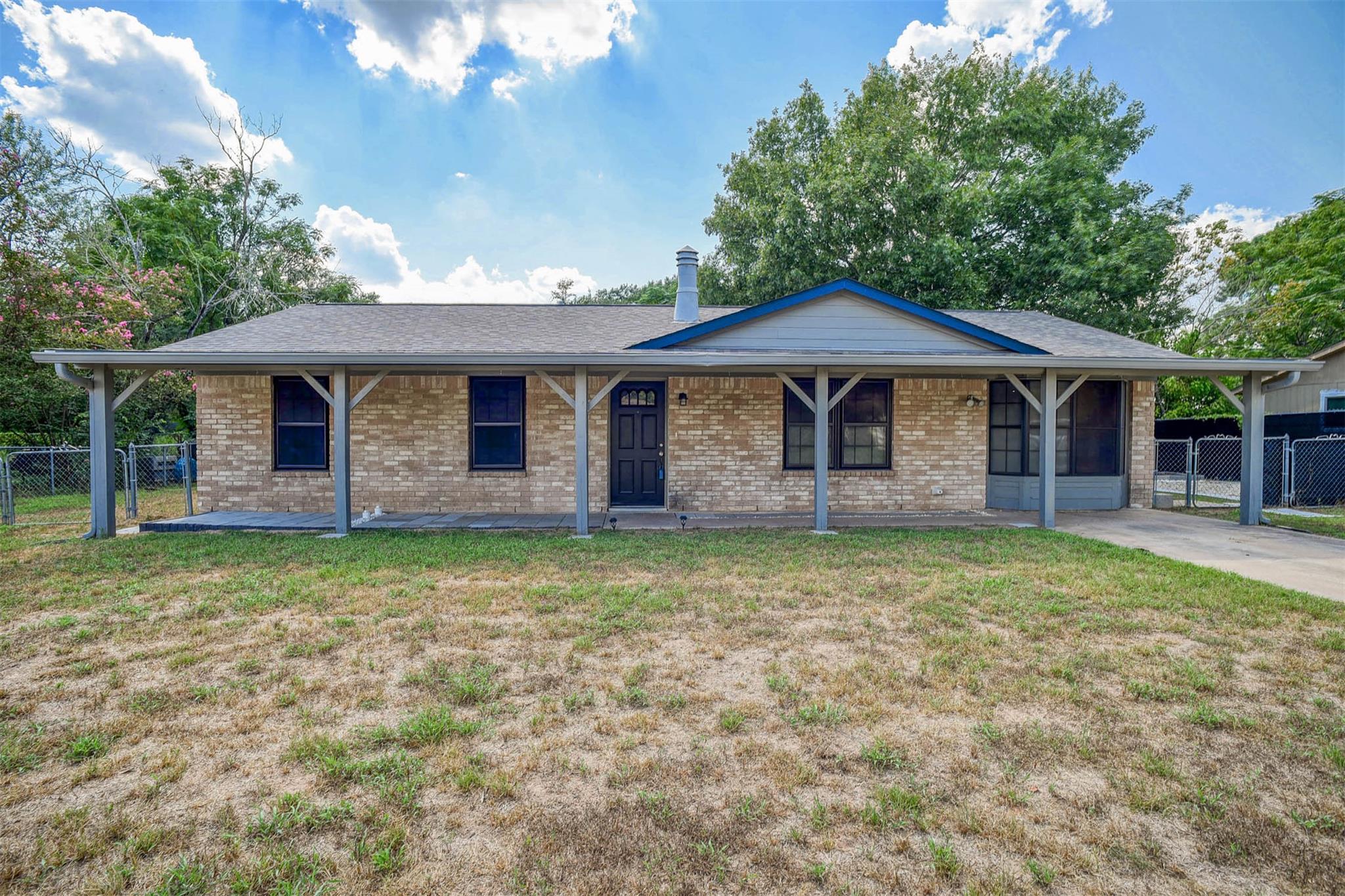 1037 Wilkes Circle Smithville TX 78957
