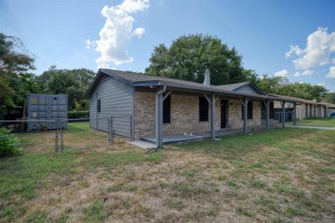 1037 Wilkes Circle Smithville TX 78957