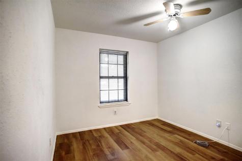 1037 Wilkes Circle Smithville TX 78957