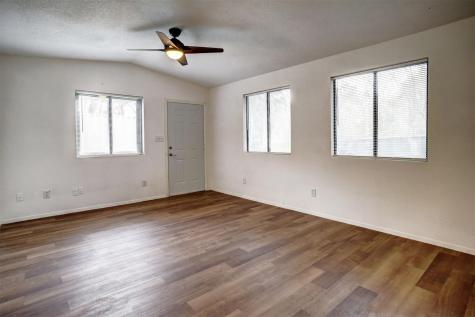 1037 Wilkes Circle Smithville TX 78957