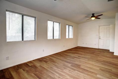 1037 Wilkes Circle Smithville TX 78957