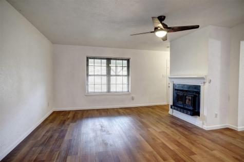 1037 Wilkes Circle Smithville TX 78957