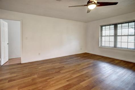 1037 Wilkes Circle Smithville TX 78957