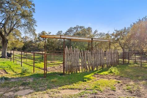 118 Landons Way Blanco TX 78606