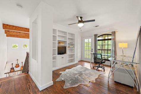 307 Nautilus Avenue Lakeway TX 78738
