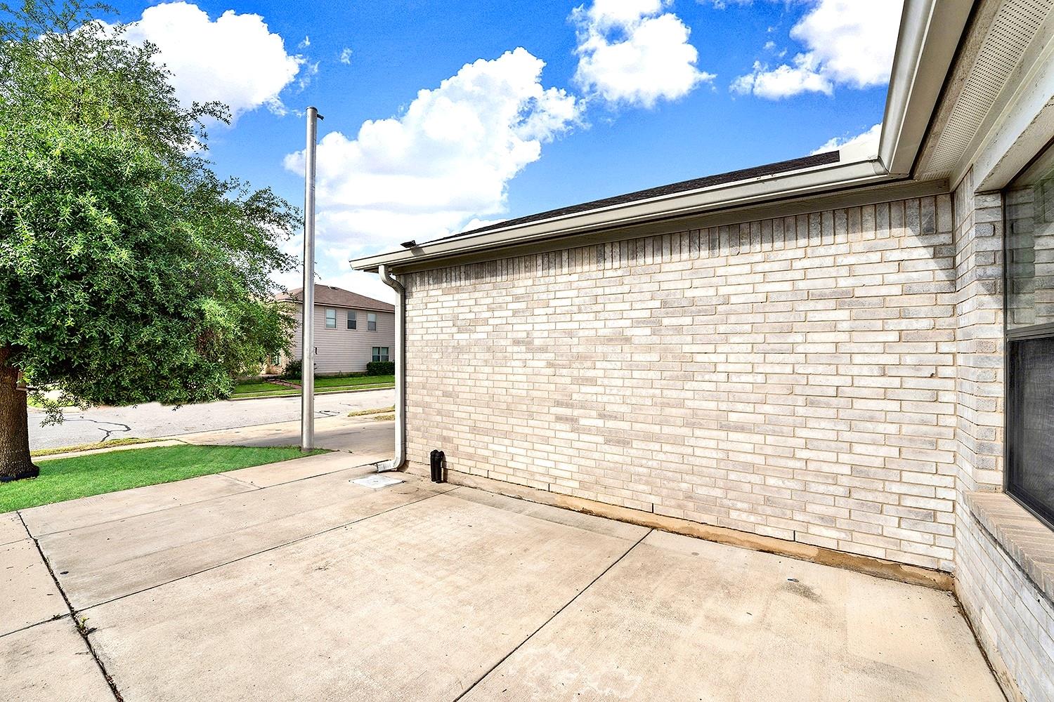 510 Glacier Point Trail Taylor TX 76574