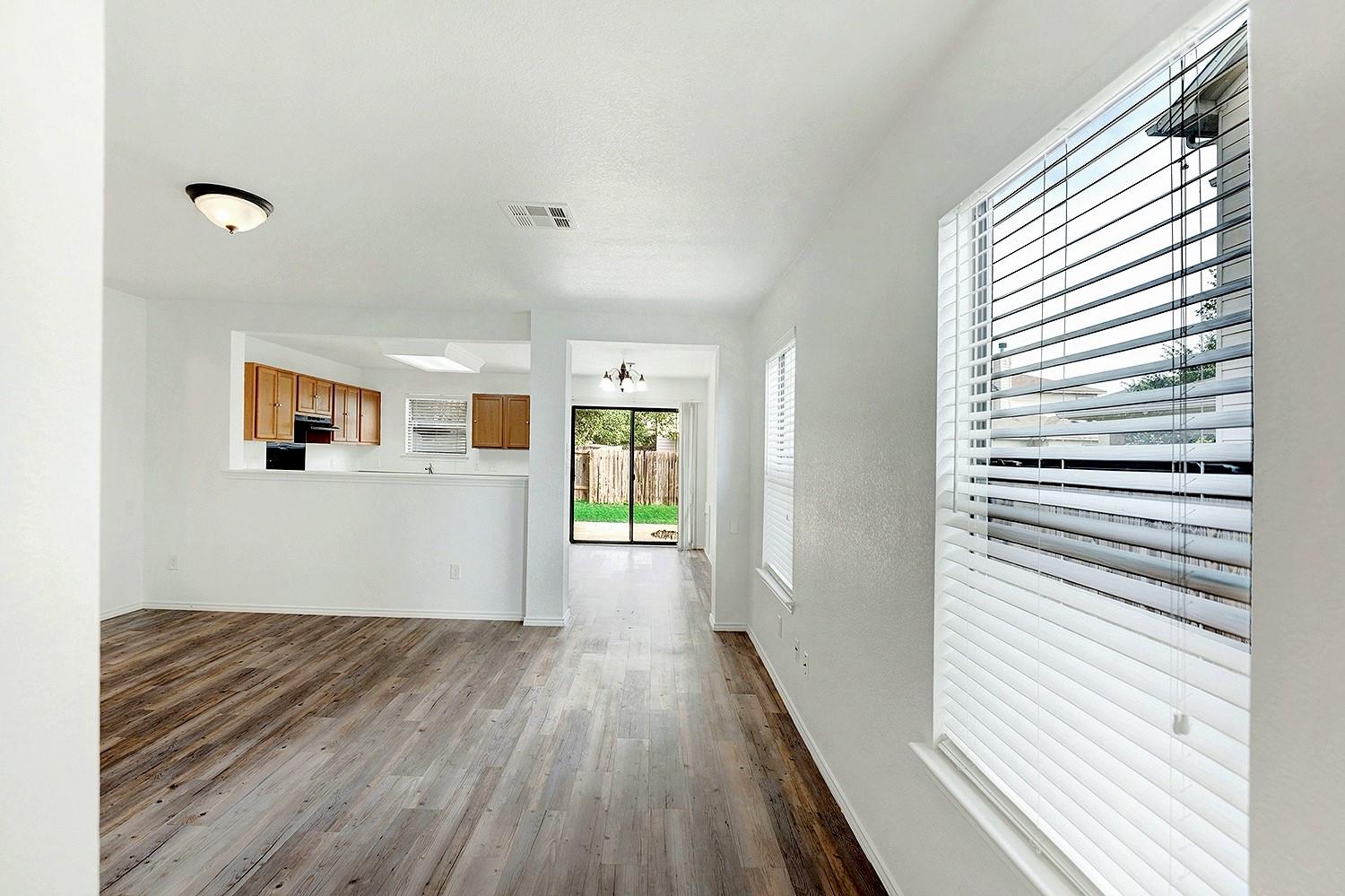 510 Glacier Point Trail Taylor TX 76574