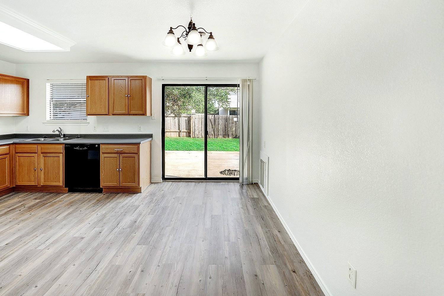 510 Glacier Point Trail Taylor TX 76574