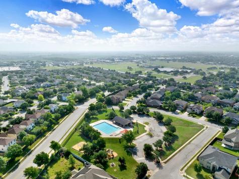 510 Glacier Point Trail Taylor TX 76574