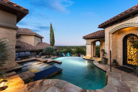 1901 Sea Eagle View Austin TX 78738