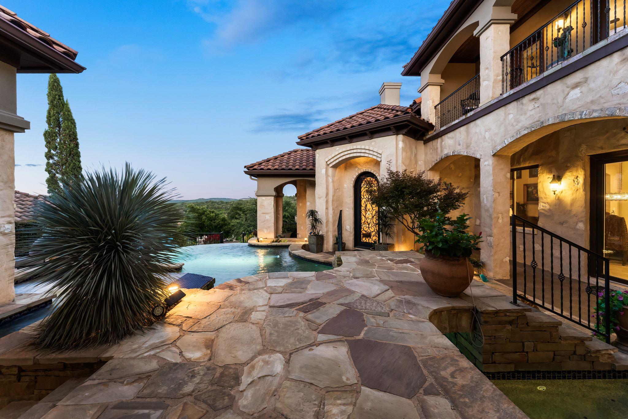 1901 Sea Eagle View Austin TX 78738