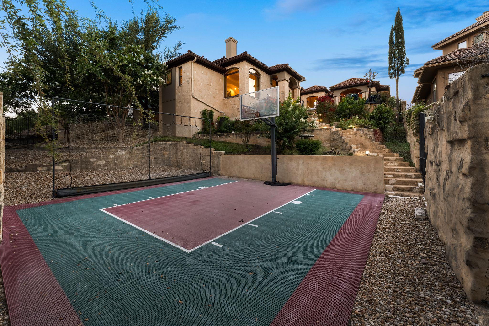 1901 Sea Eagle View Austin TX 78738