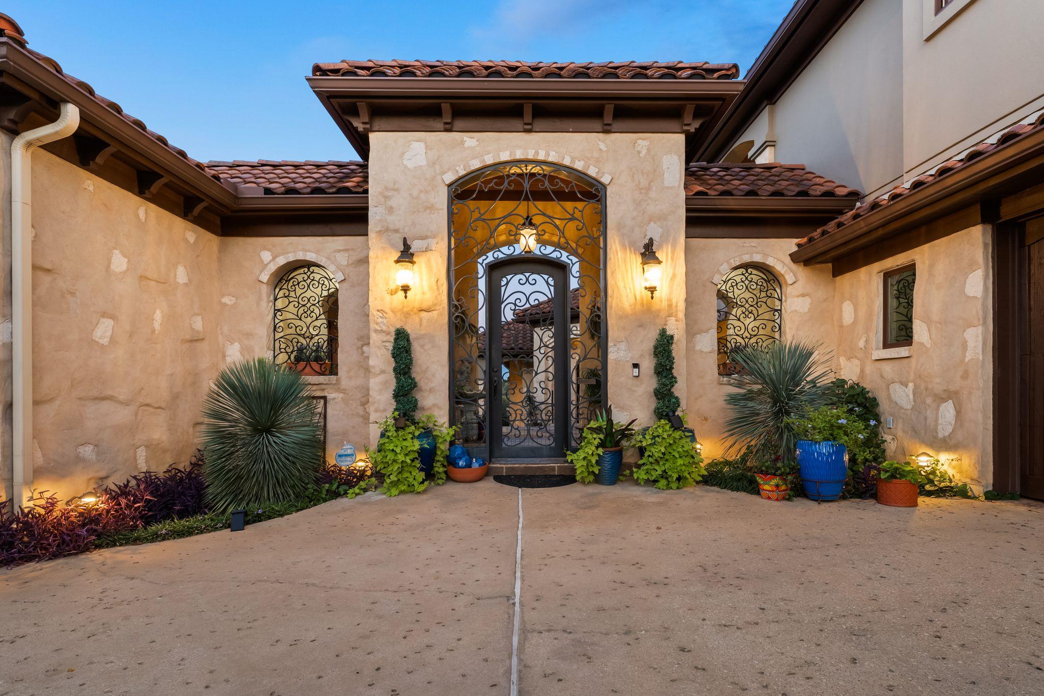 1901 Sea Eagle View Austin TX 78738