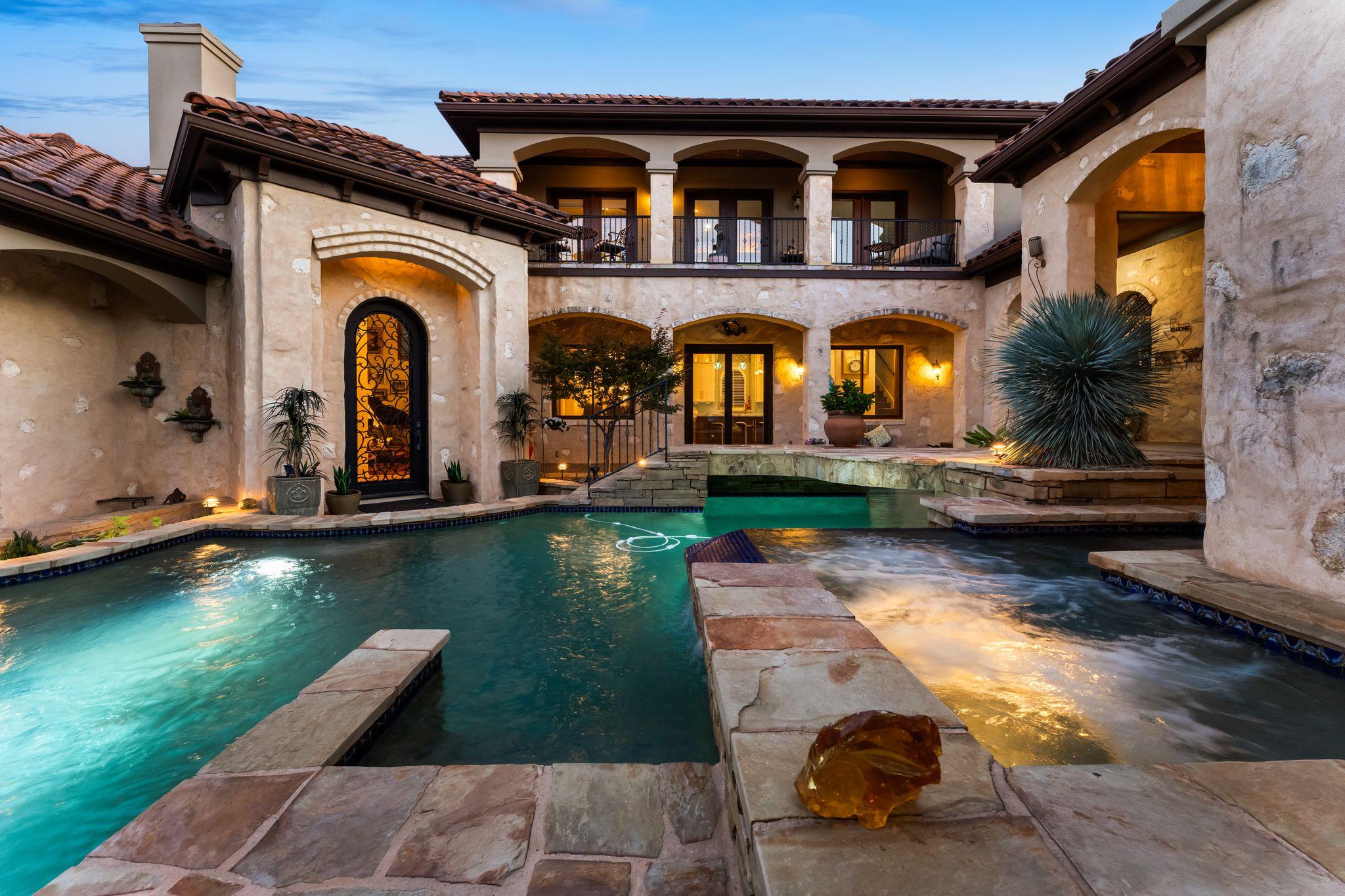 1901 Sea Eagle View Austin TX 78738