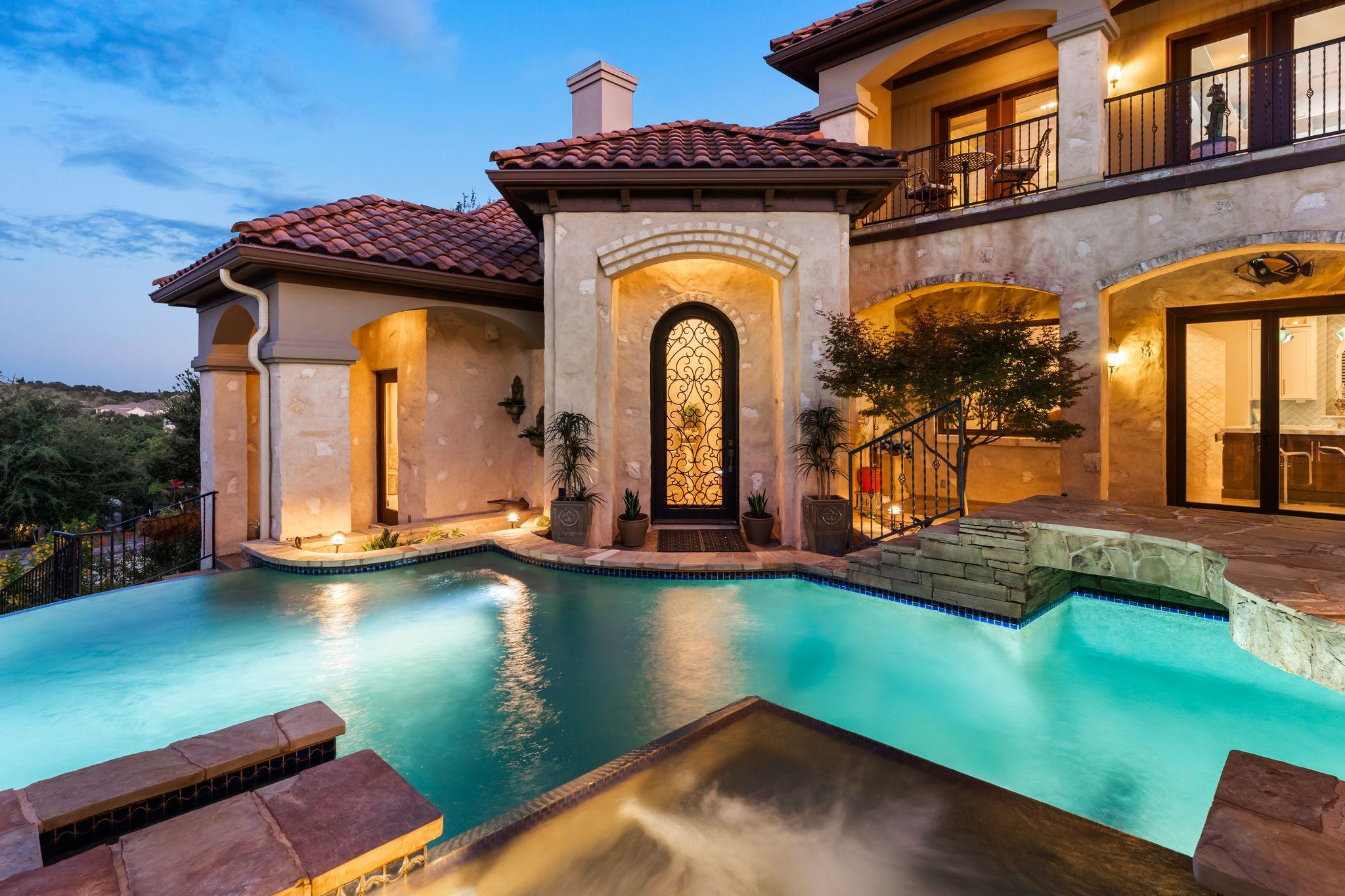 1901 Sea Eagle View Austin TX 78738