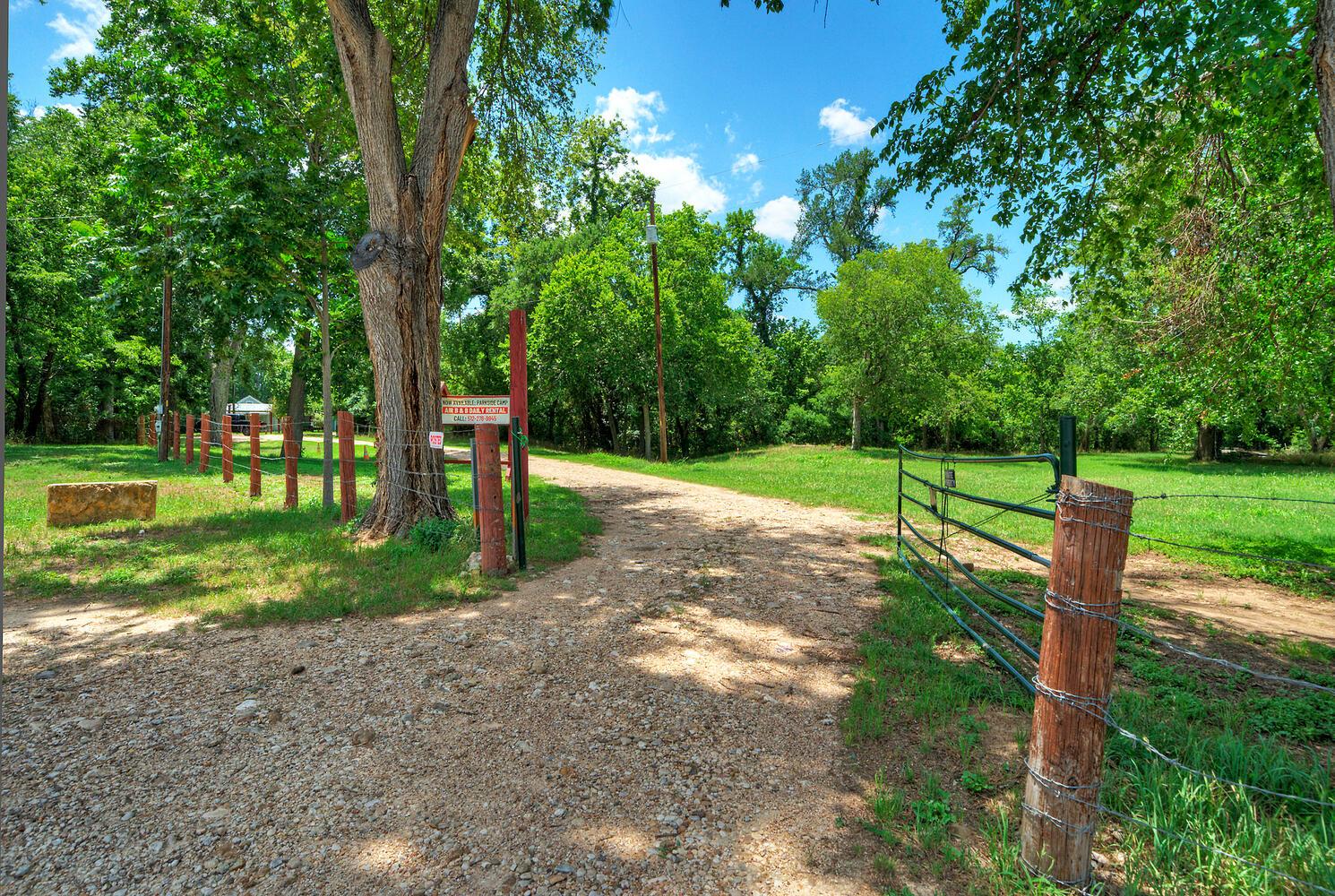 906 & 828 Water Street Webberville TX 78653