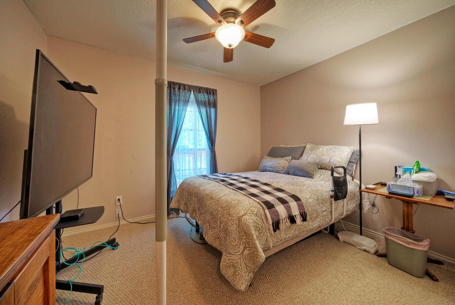 906 & 828 Water Street Webberville TX 78653