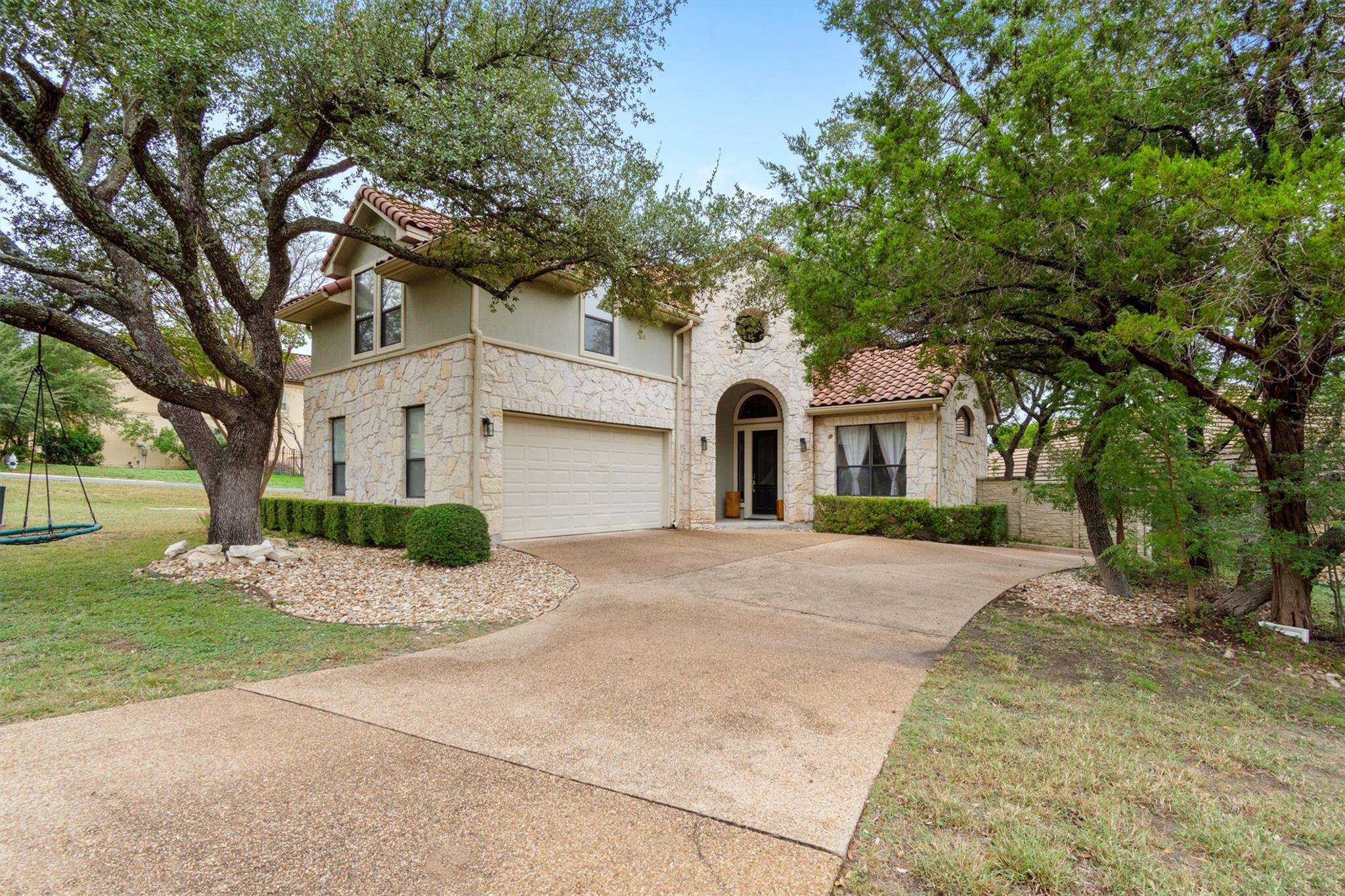 6 Monarch Oaks Lane The Hills TX 78738