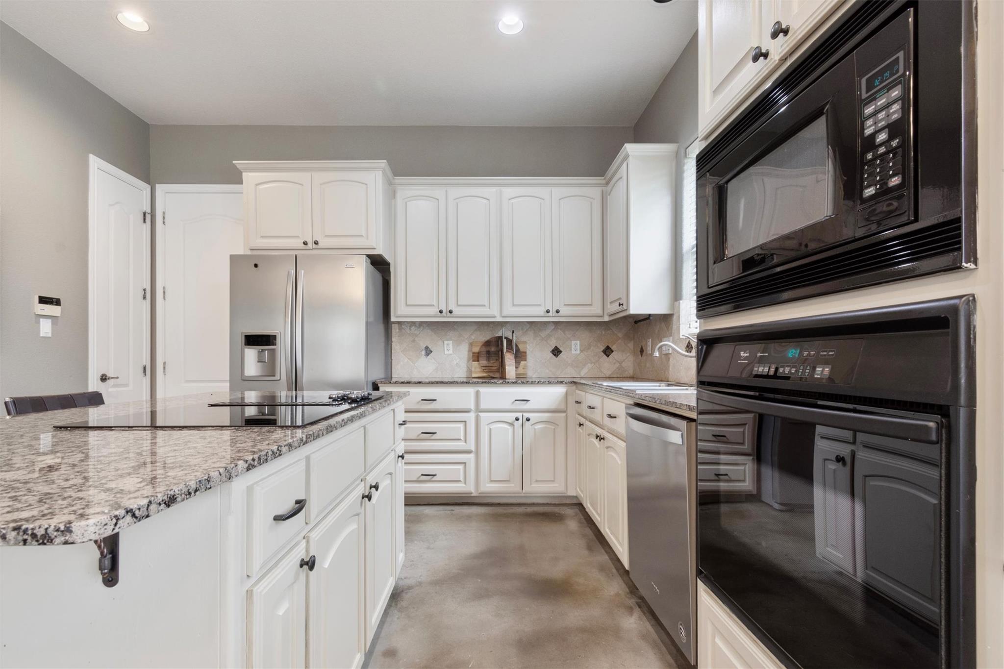 6 Monarch Oaks Lane The Hills TX 78738