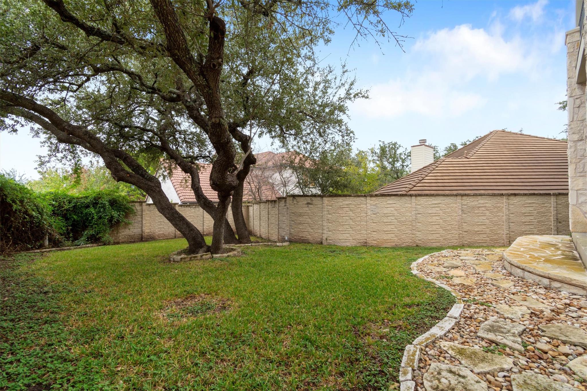 6 Monarch Oaks Lane The Hills TX 78738