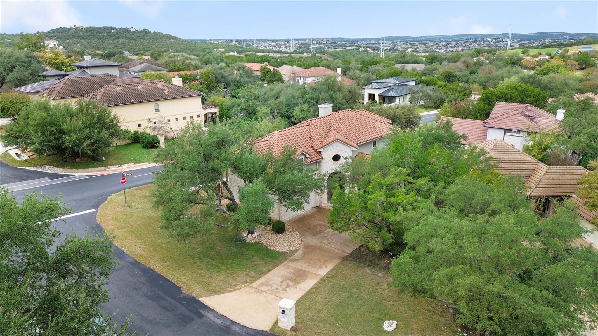 6 Monarch Oaks Lane The Hills TX 78738