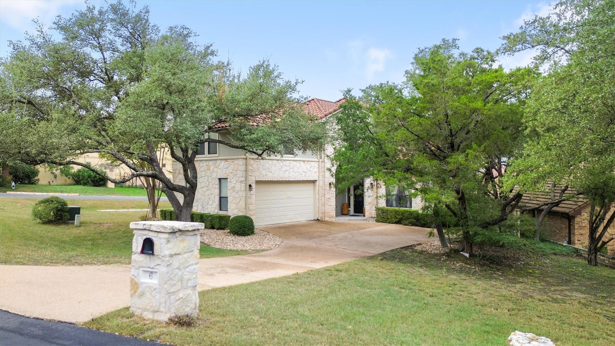 6 Monarch Oaks Lane The Hills TX 78738