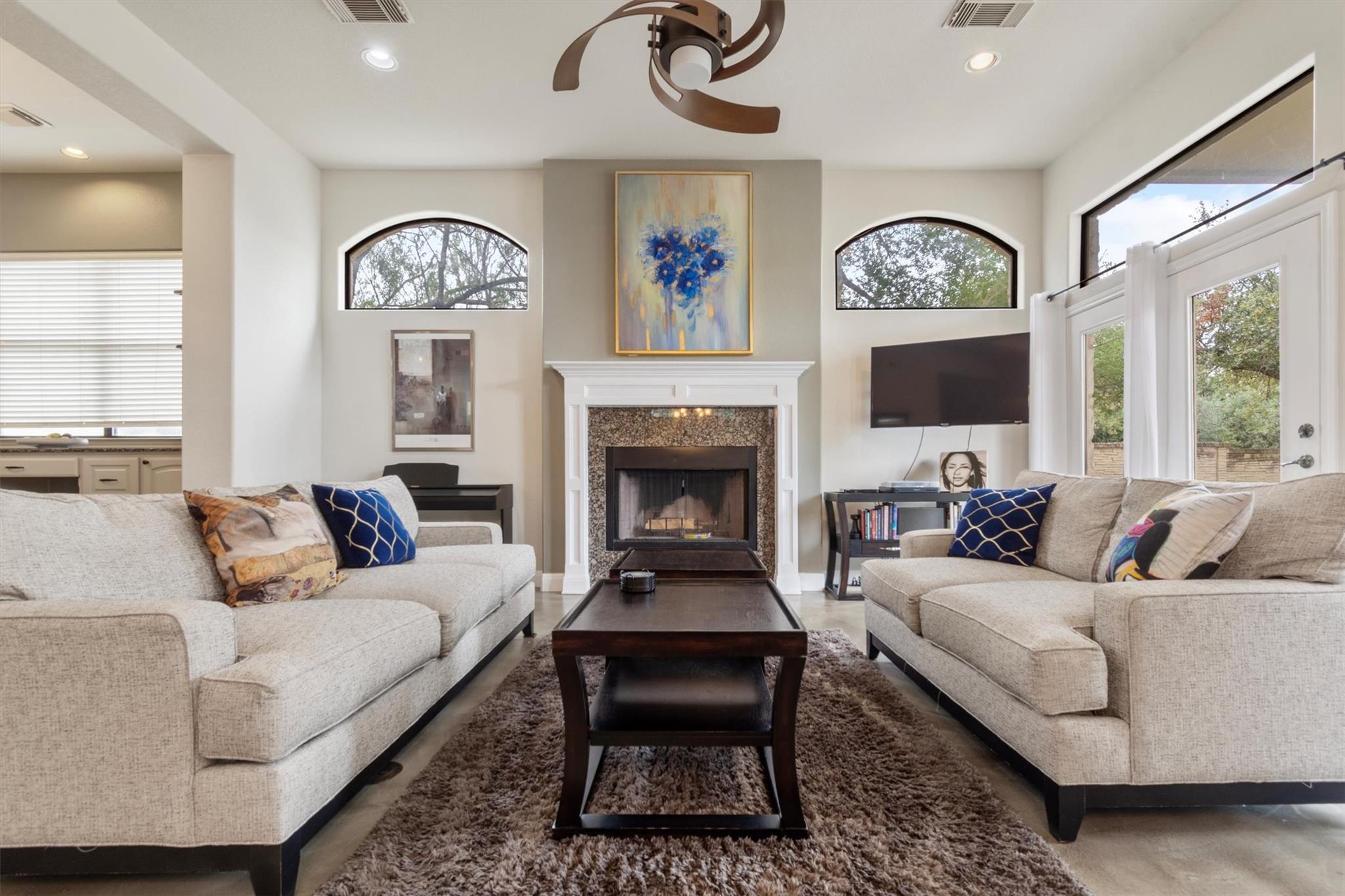 6 Monarch Oaks Lane The Hills TX 78738
