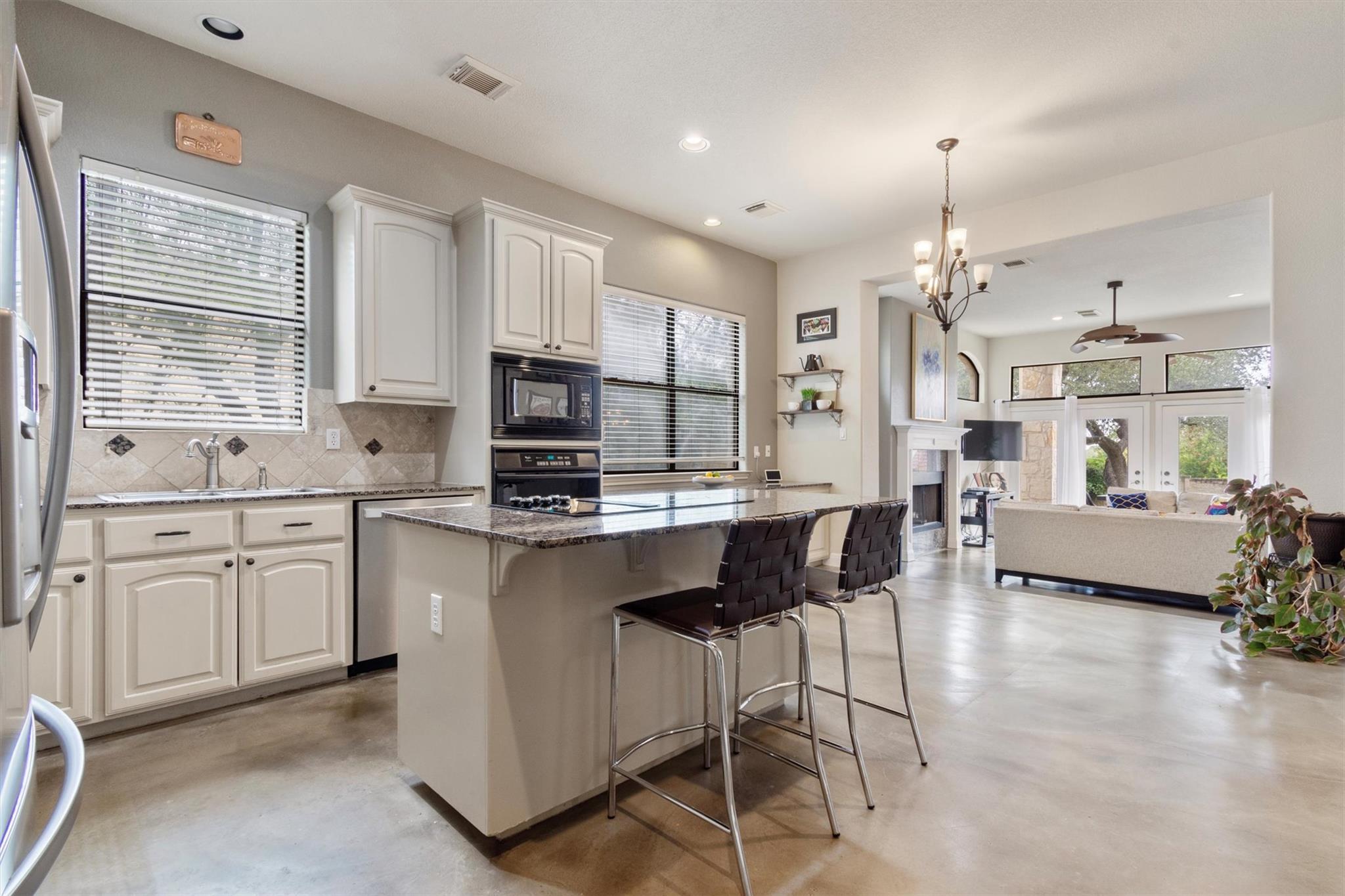 6 Monarch Oaks Lane The Hills TX 78738